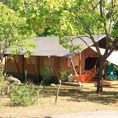 Camping 3 Etoiles - Piscine - Eebbgh *